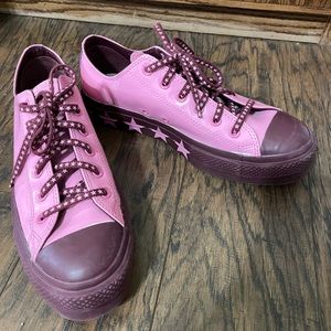 Miley Cyrus pink star platform converse women’s size 10